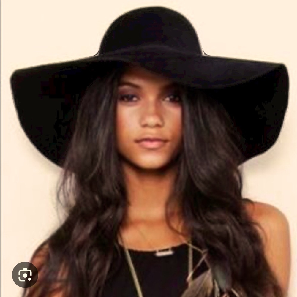 Coal Black straw hat for spring and summer beach wear women Medium NWOT